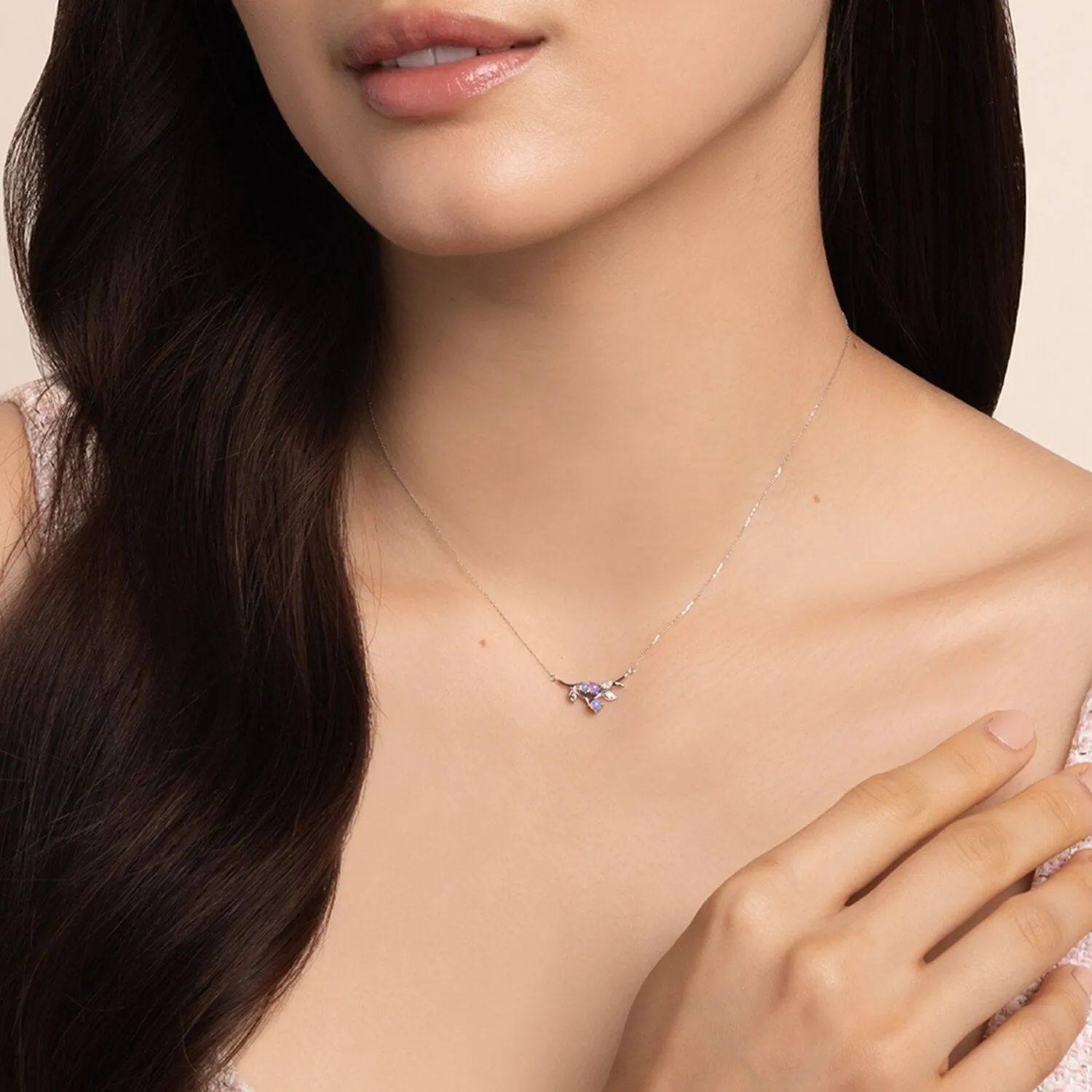10k White Gold Maxine Necklace