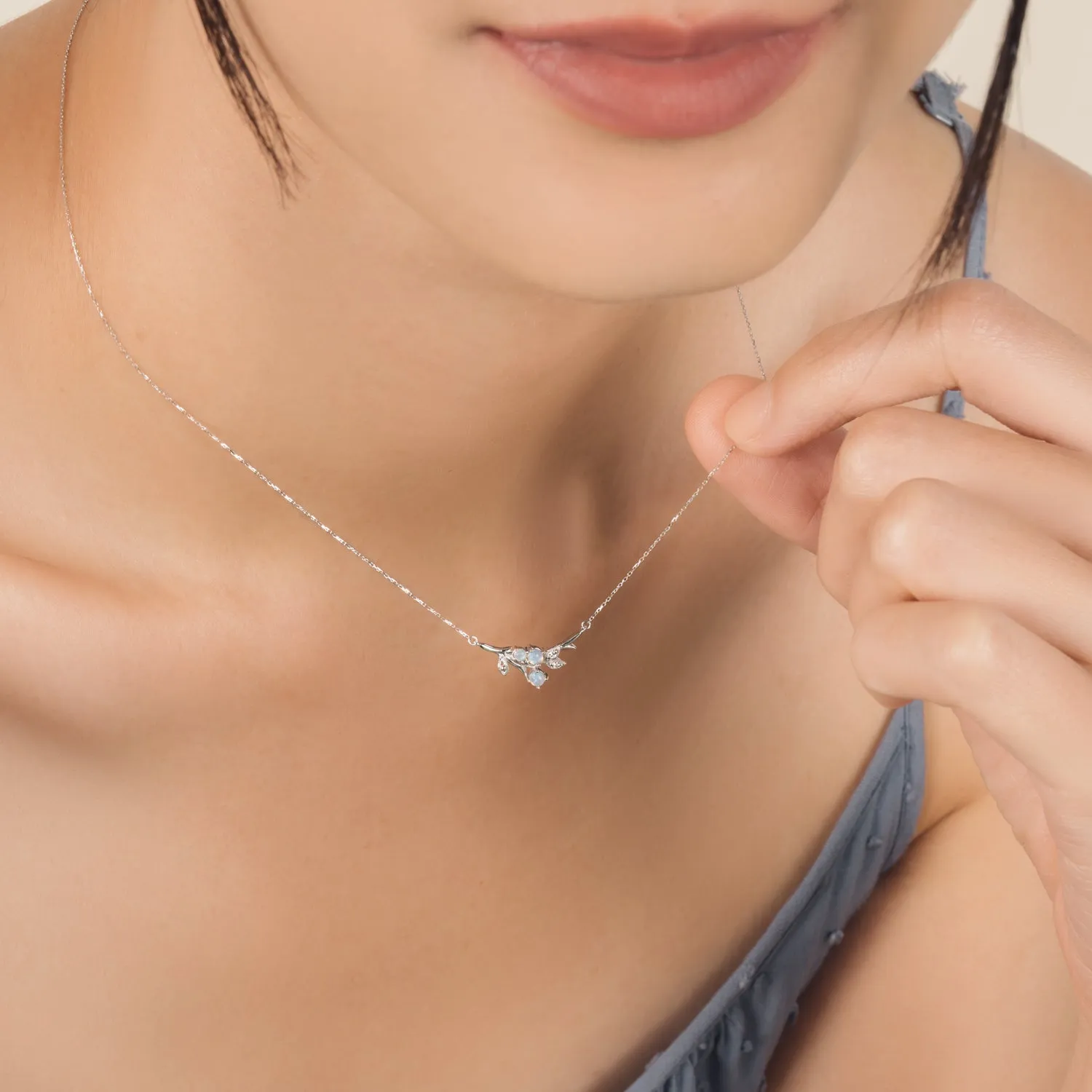 10k White Gold Maxine Necklace