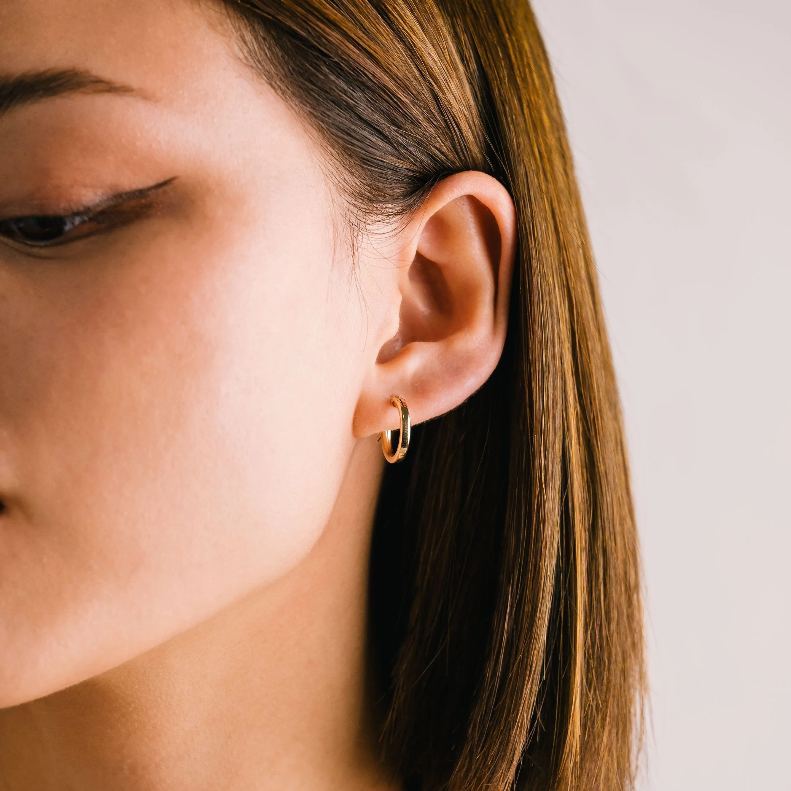 15mm Gold-Filled Wire Hoop Earrings