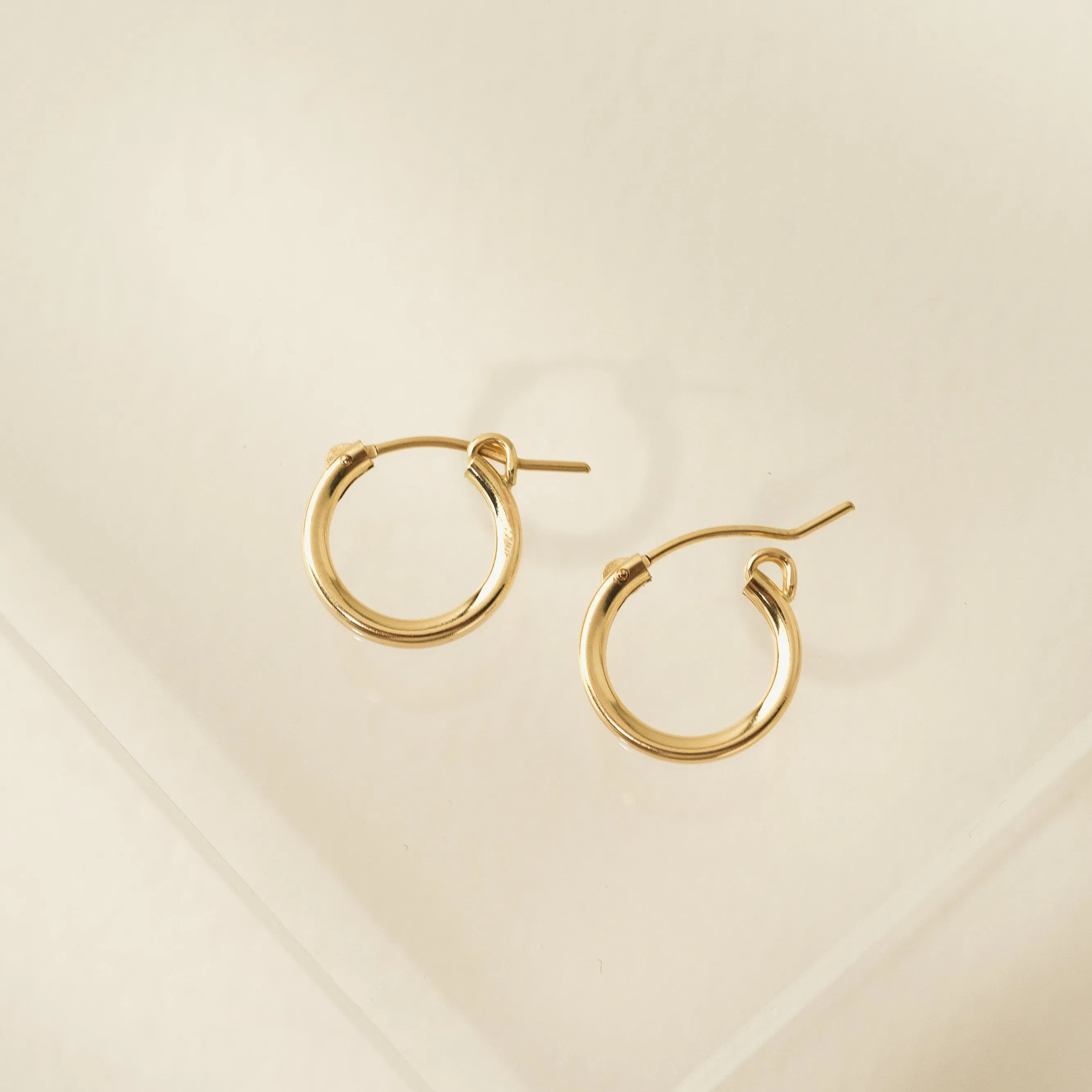 15mm Gold-Filled Wire Hoop Earrings