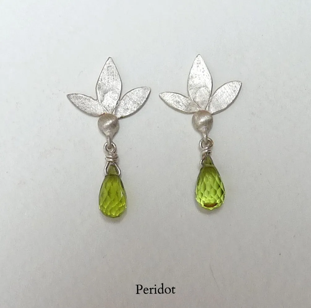 Ami Leaf Stud Earrings With Gemstone