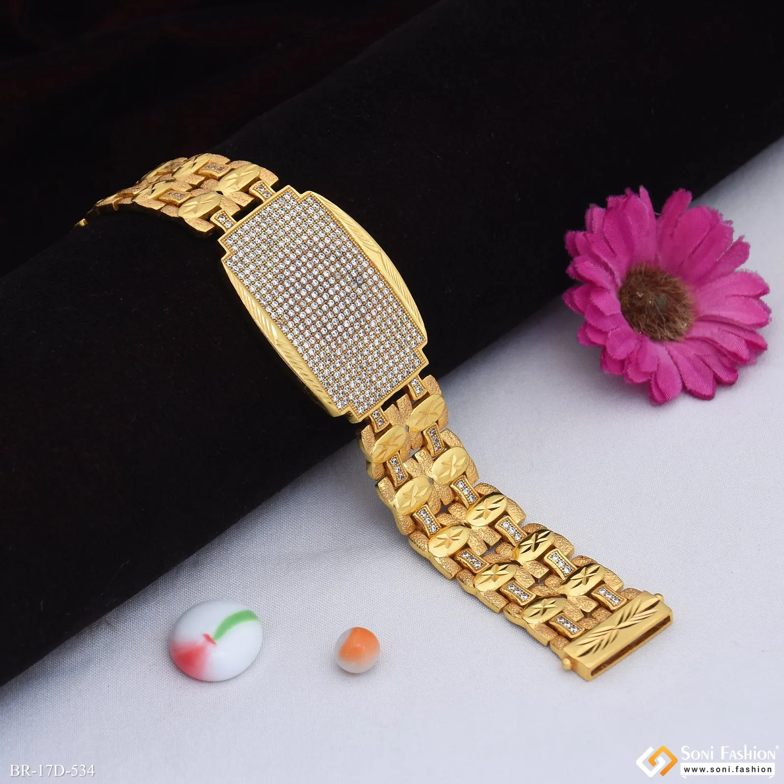 Excellent Design Gold Plated Bracelet for Men - Style D534