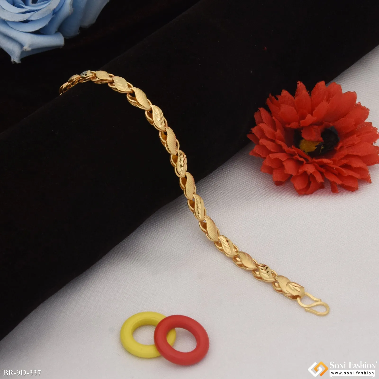 Excellent Design Gold Plated Kohli Bracelet for Men - Style D337