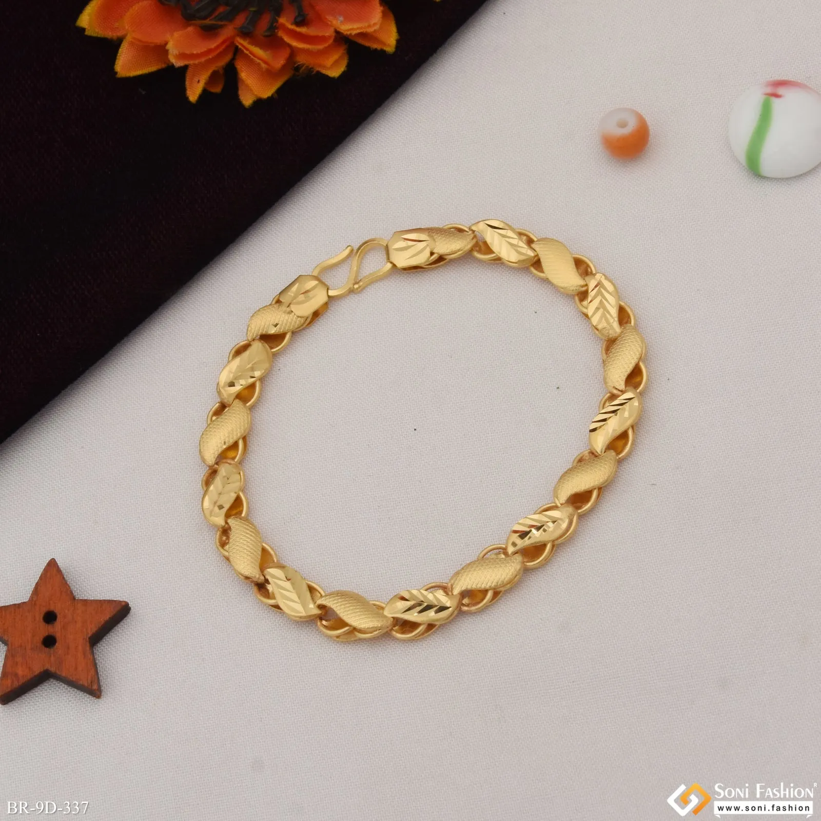 Excellent Design Gold Plated Kohli Bracelet for Men - Style D337