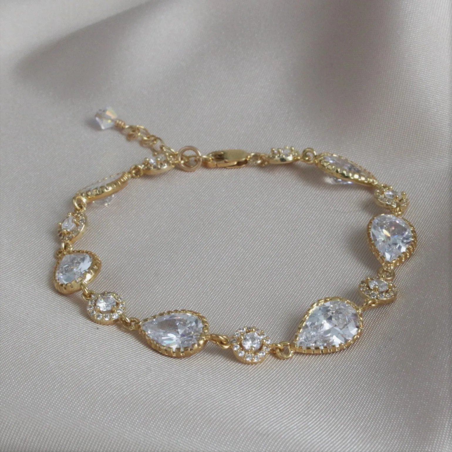 Gold Teardrop Crystal Bracelet
