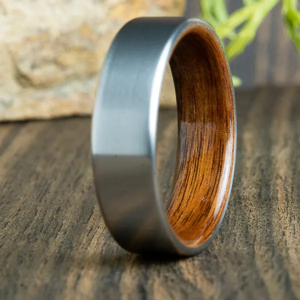 Rosewood ring with satin titanium