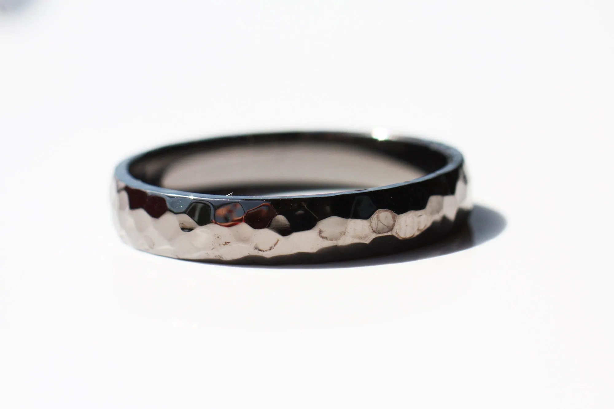 Set of Textured Gold Wedding Rings for couples