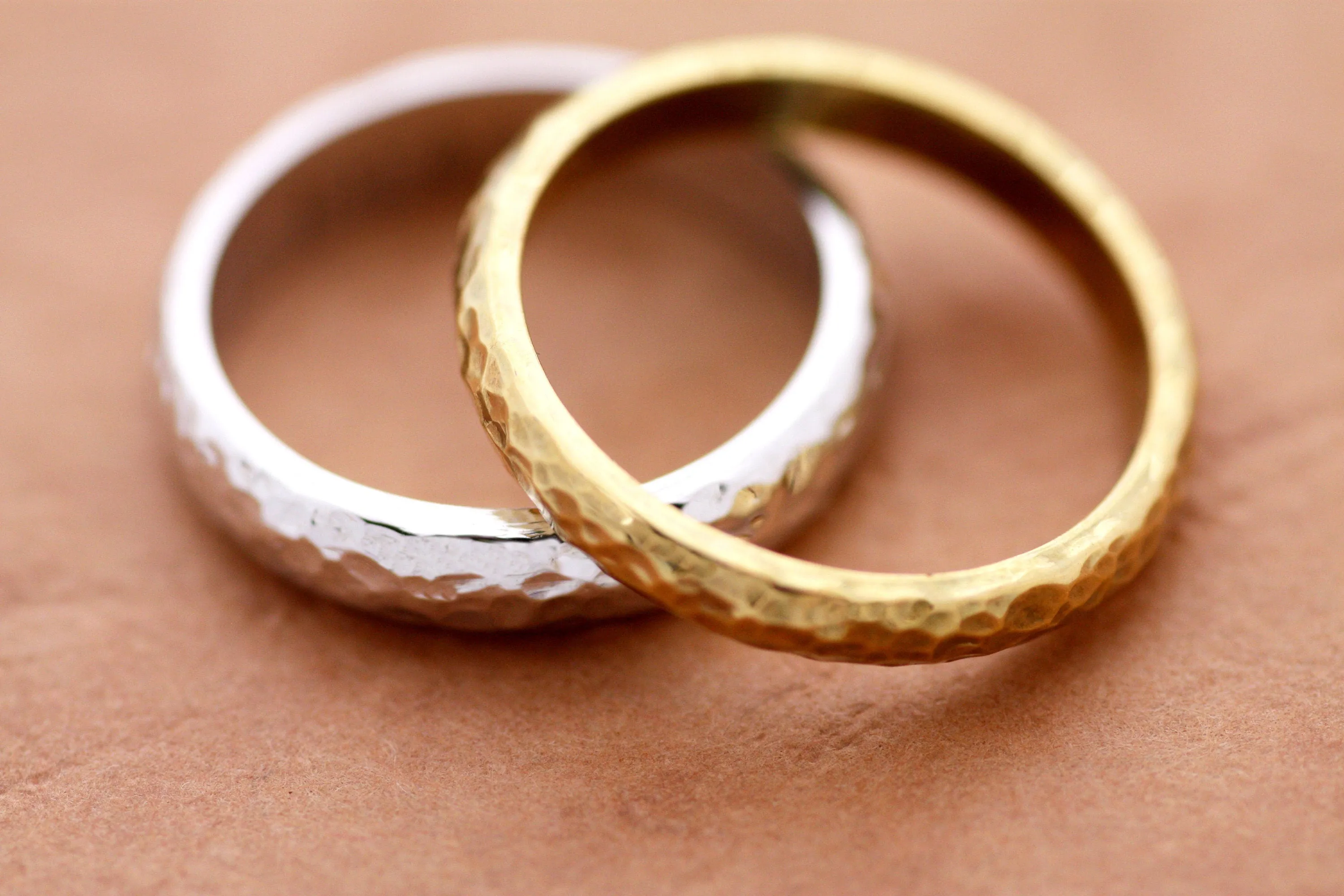 Set of Textured Gold Wedding Rings for couples