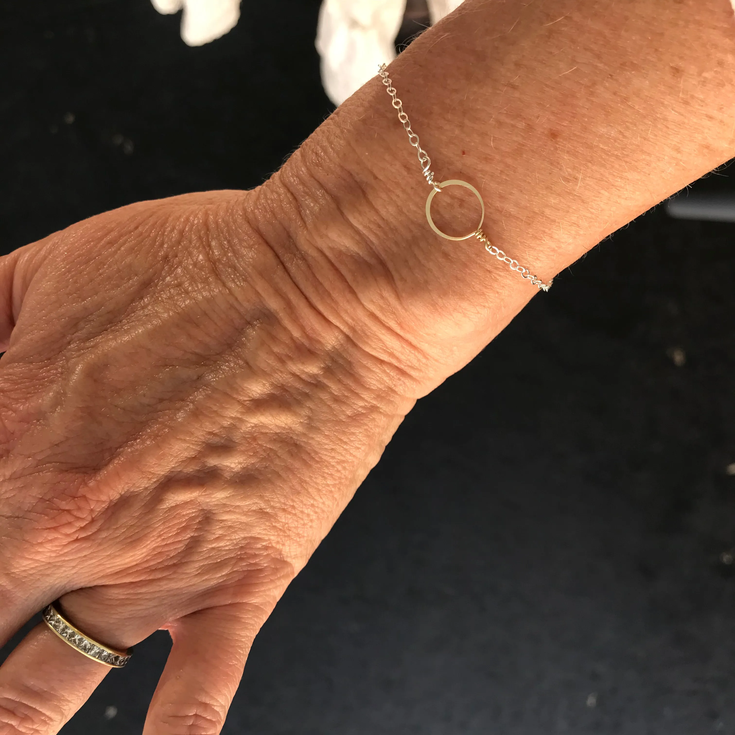 Tiny Circle Bracelet