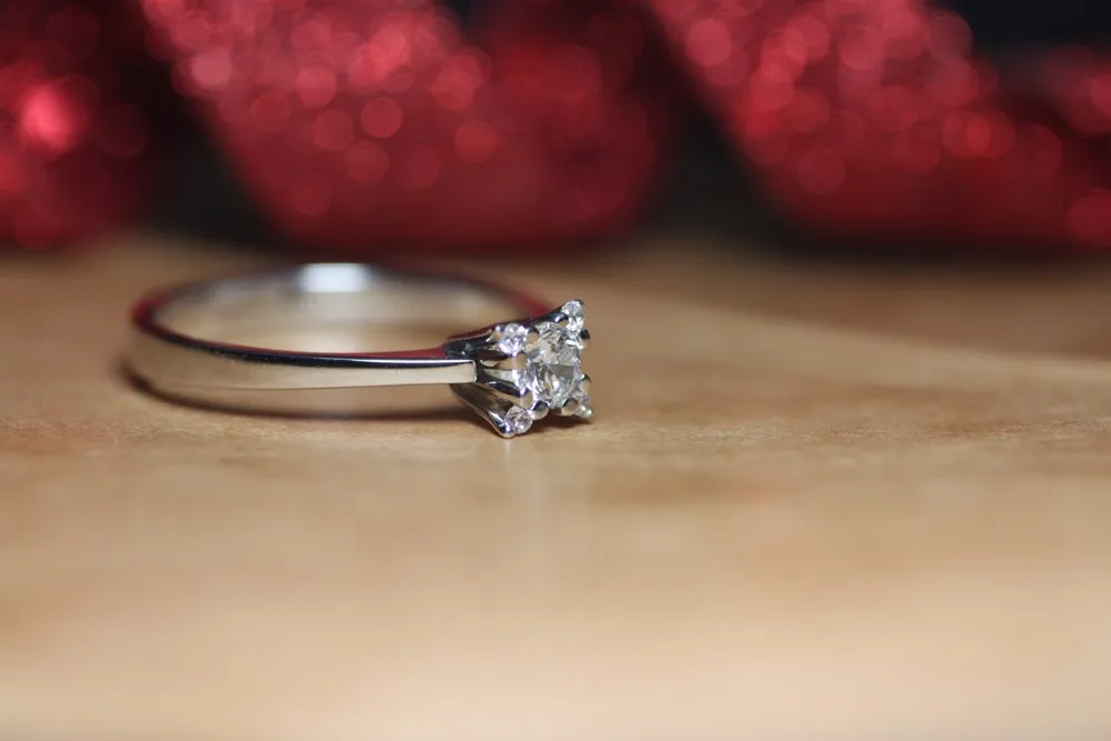 White Gold Diamond ring