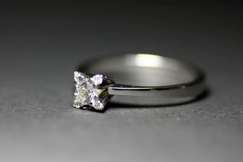 White Gold Diamond ring